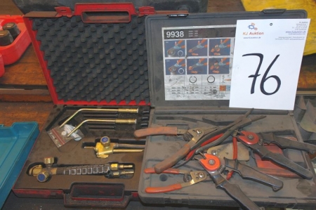 Oxygen and acetylene burner + box with various pliers