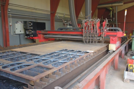 Flame cutting Maxi Graph with 6 cutting heads width approx. 3500 mm length approx. 8 meters