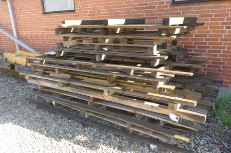 Lot large pallets + various pallets with glass plates