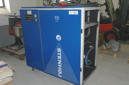 Stenhøj compressor ST 40 with refrigeration dryer. operating hours at last service 43,328. year 2009