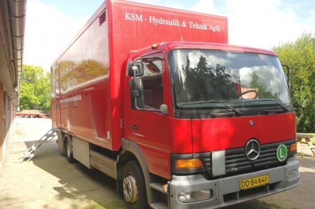 MERCEDES-BENZ, Atego, 1218L year 2004. Chassis No. WDB9702571K931269. T: 11975 kg L: 5735 kg km: 220000 last inspection January 2012. Built with hydraulic workshop with work bench with vise 4 meters long + 10 subjects steel rack containing various threade