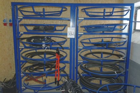 2 x tube racks with hydraulic hose + 2 Unwinders