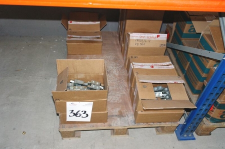 Pallet with Piotti hydraulic fittings