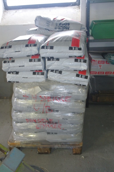 Pallet with absorbing material. 1500 kg. Bags each of 20 kg
