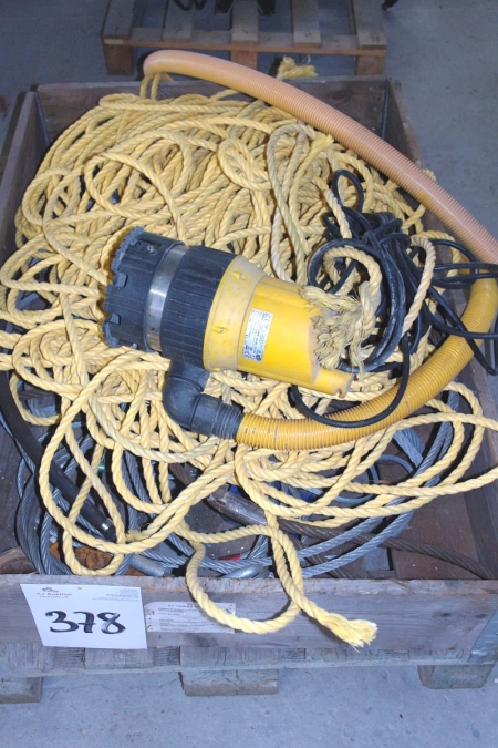 Pallet with wire + rope + pump