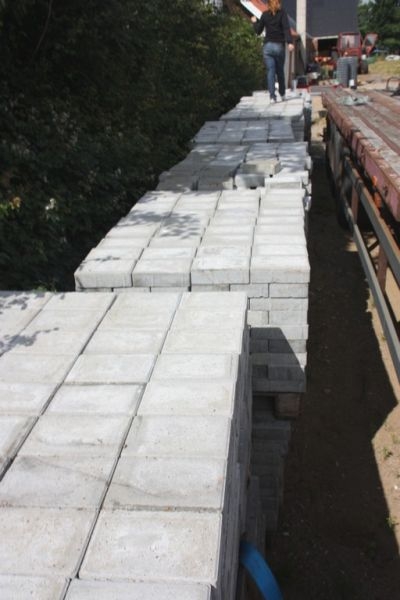 Ca. 160 m2 nye betonfliser på paller. Flise dimension ca. 20,7 x 13,7 cm