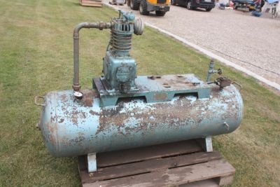 Compressor, Espholin. Pressure tank approx. 300 liters. Electric motor not fittted