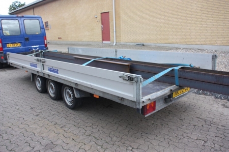 Machine trailer, Variant 3500 U5. T 3500 L 2600. Fiber Base. Aluminum sides. 3 axles. Year 2007. NK7298. Supplied without license plates. Supplied without steel beams