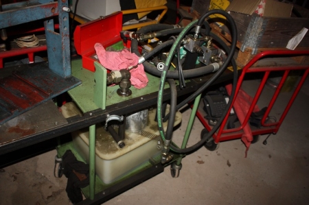 Trolley with content (marked Flowmeter)
