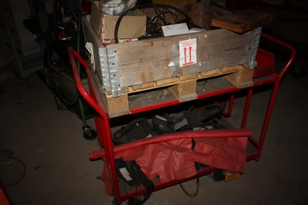 Trolley with content (marked Flowmeter)