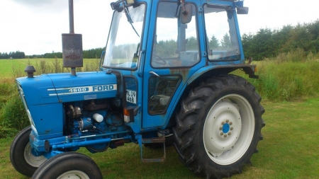Traktor. Ford 4600. 5900 timer
