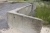 30 x betonelementer i L-form. Længde lang side = ca. 3600 mm. Længde kort side = 1500 mm. Bredde 1000 mm