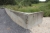 30 x betonelementer i L-form. Længde lang side = ca. 3600 mm. Længde kort side = 1500 mm. Bredde 1000 mm