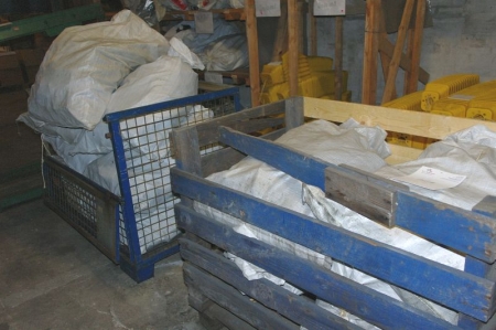 2 pallets with plastic molding parts