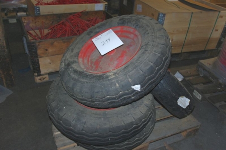 Pallet with tires