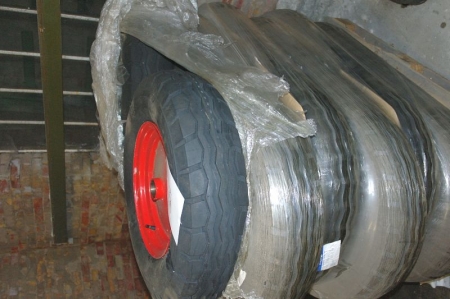 Pallet with tires with rims. Size 7,50-16
