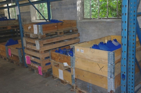 Content in 6 span pallet racking. Pistons + ventilation + spare parts for machinery, etc.