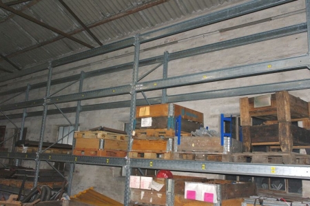 4 span pallet rack with 28 beams + 5 gables + 2 pallets with beams, app. qty. 11