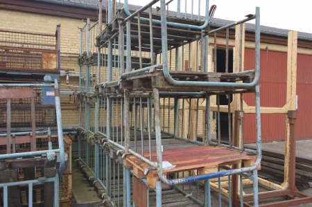 Lot cages + iron racks