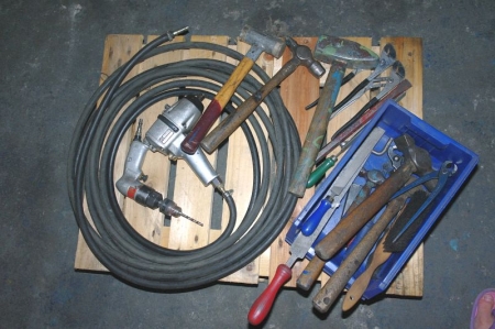 2 pallets of misc. hand tools + air tools, etc.
