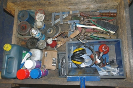 2 pallets of misc. Tools + bands, etc.