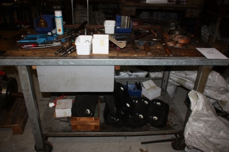 Work Bench, 1500 x 800 mm + tray including content + content on the table and shelf