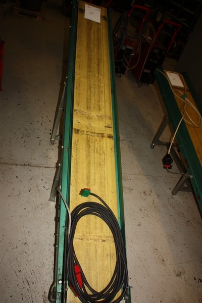 Powered belt conveyor, length approx. 2000 x width approx. 360 mm
