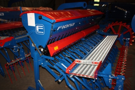 Seeding machine, Fiona Apollo DR, 3.0 meter. Marker arm missing (text updated 27. 09. 2013)