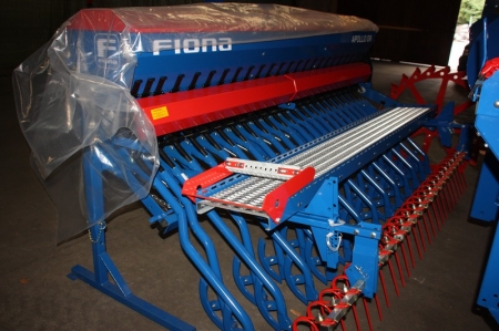 Seeding machine, Fiona Apollo DR, 3.0 meters. Marker arm missing (text updated 27. 09. 2013)