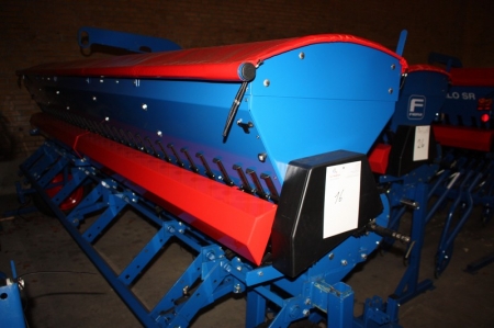 Seeding machine, Fiona Euro SR. 4.0 meters. Walkway and parts for seed tube included