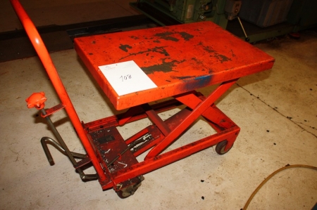 Manual scissor lift table on wheels