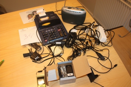 Calculator + transistor radio + 2 x mobile radio, Nokia + navigation, TomTom