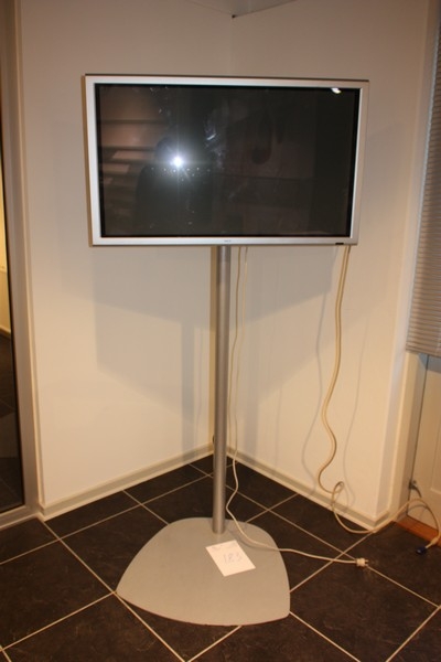 Flat screen TV, NEC, Plasma, model PX-42VP4G / S + metal stand, Vogel's