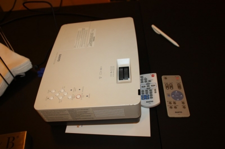 Projektor, Sanyo PLC-XW 200