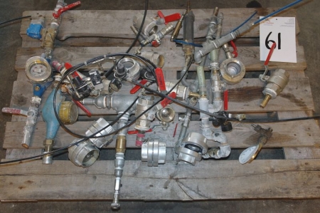 Pallet with various plumbing fittings + ball valves + stopwatches, etc.