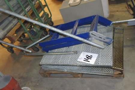 Pallet with steel grates + 2 staircases with handrails
