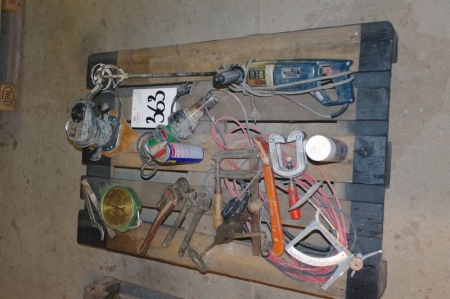 Pallet with power- and hand tools, etc.