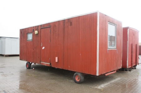 Crew vehicle, dimensions: 700x250 mm, containerhejs. Sink, shower, toilet, water heater, 5 persons, living room, powers, insulation, refrigerator (5381)