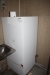 Mandskabsvogn. Mål: 950x300 mm. Monteret med håndvask, vandvarmer, toilet, 4 omklædningsskabe, opholdsrum (sodskadet), kroghejs, lys, isolering. Stand ukendt (5502)