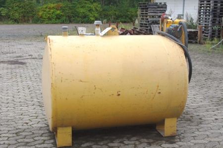 Oil tank with pump + handles