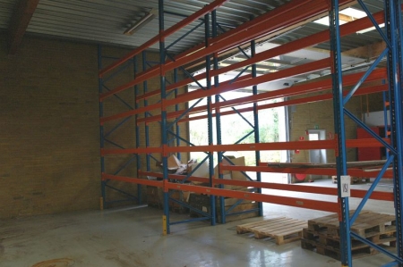 6 span pallet rack with approx. 45 beams + 7 gables