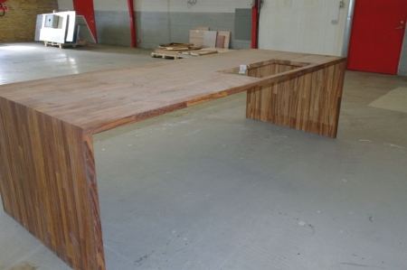 Exhibition Kitchen, Spekva. Table. 3080 x 1221 x 40 mm hole for sink: 640 x 445 mm. Approximately 7 pcs. cabinets / drawer sections + steel panels + marble slabs etc.