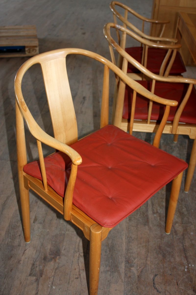 Hans Kina-stole, kirsebær, 6 stk. + Lindum mødebord , kirsebær, Møbelfabrik + skab, Tranekær (ankommer først til adressen på auktionsdagen) - KJ Auktion - Machine auctions