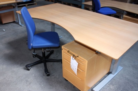 El-hæve/sænke skrivebord med skuffesektion og kontorstol