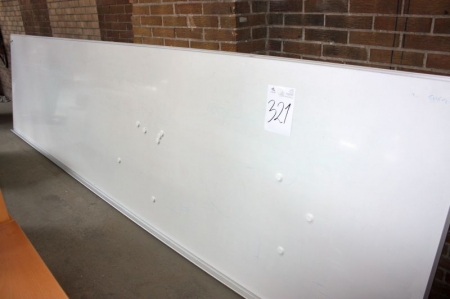 Whiteboard, længde ca. 5 m