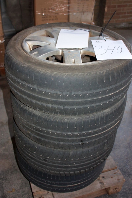 4 stk. dæk, størrelse 205-55 R16 på alufælge