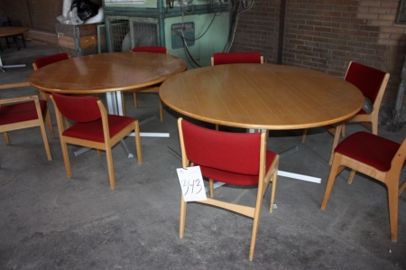 2 stk. runde borde + 8 stole, rød stof