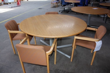 Rundt bord med 4 stole