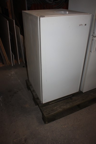 Refrigerator, Gram