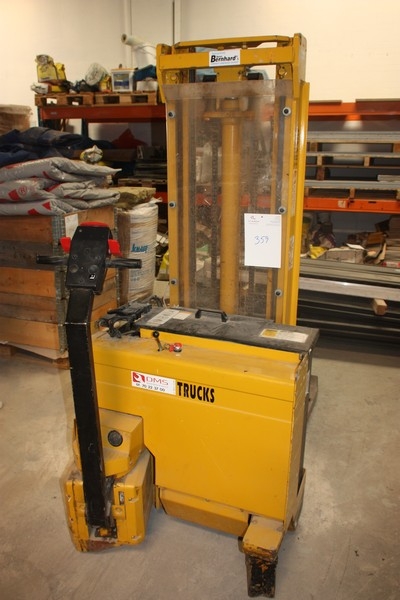 Electric stacker, Rocla, height max. 3150 mm. Capacity: 1250 kg. Charger